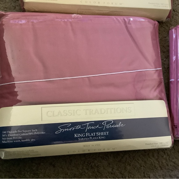 King Flat sheets (2) and 2 King pillowcases Classic traditions MADE IN USA - Picture 2 of 5